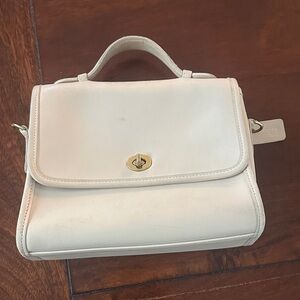 Elegant Cream Handbag-vintage coach